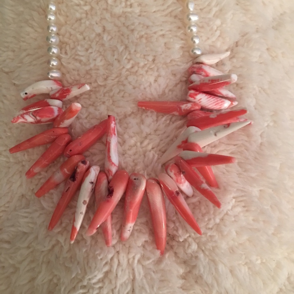 Pink coral & cultured freshwater pearl necklace - Picture 7 of 8